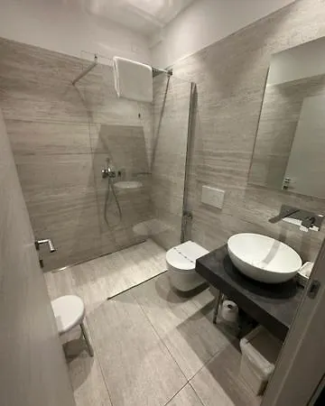 Hotel Athos 3*
